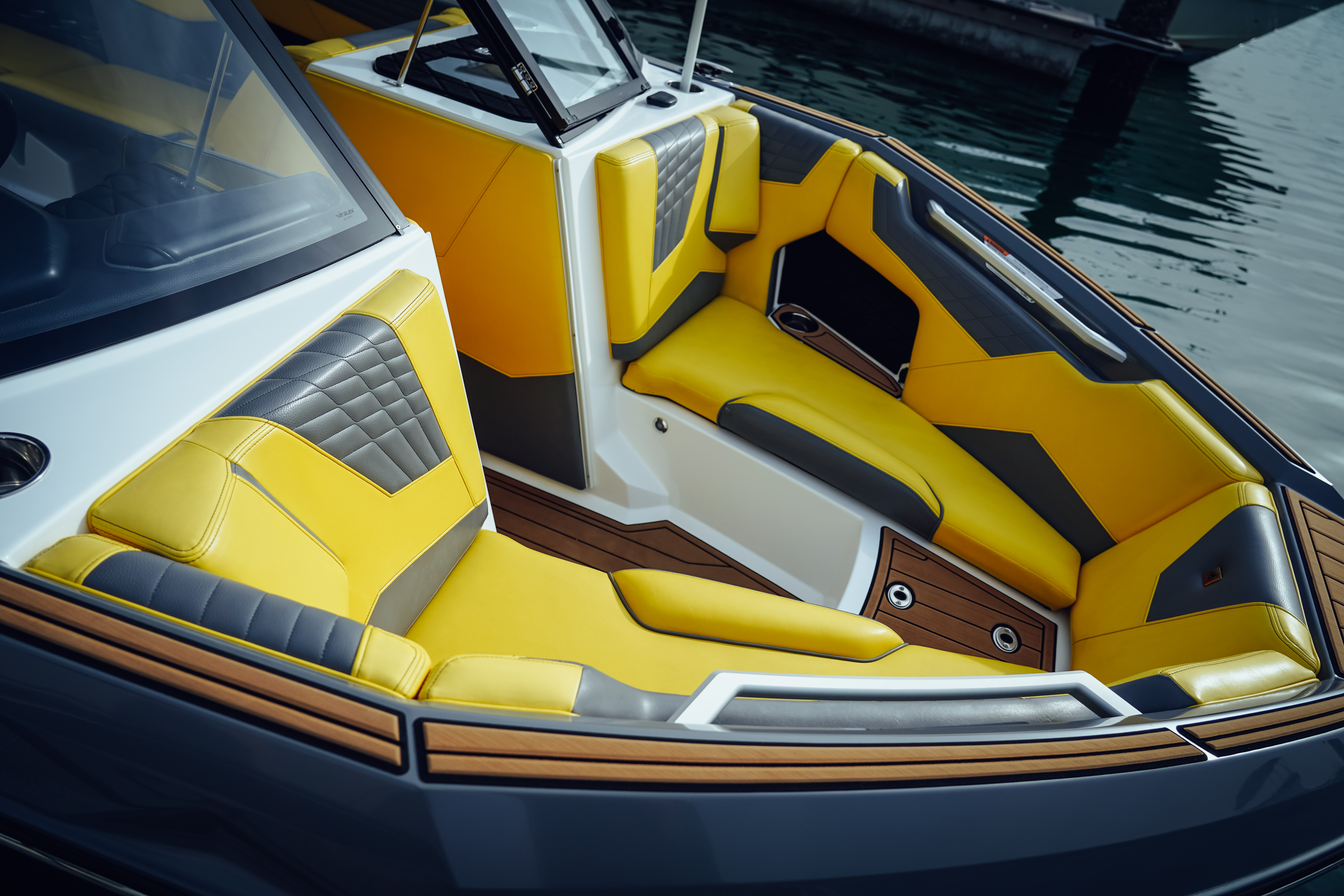 Nautique S21 — CrazyWake Dubai